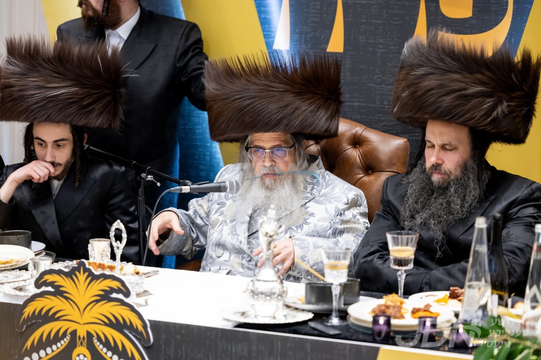 מרוגש&#039;דיגע שבע ברכות בשמחת בית סאטמאר, געאייגנט פאר די יתומים פון די קהילה