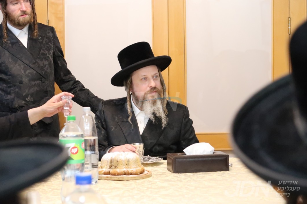 האדמו&quot;ר מווערדאן פון ב&quot;פ אויף א בליץ באזוך אין ארה&quot;ק