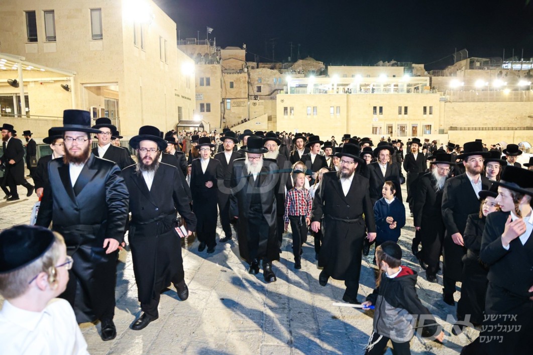 עלי אורח: בני האדמו"ר מסקווירא וועלן ארויספארן אויף א געהויבענע נסיעה קיין ארץ ישראל אין באגלייטונג פון פילע חסידים