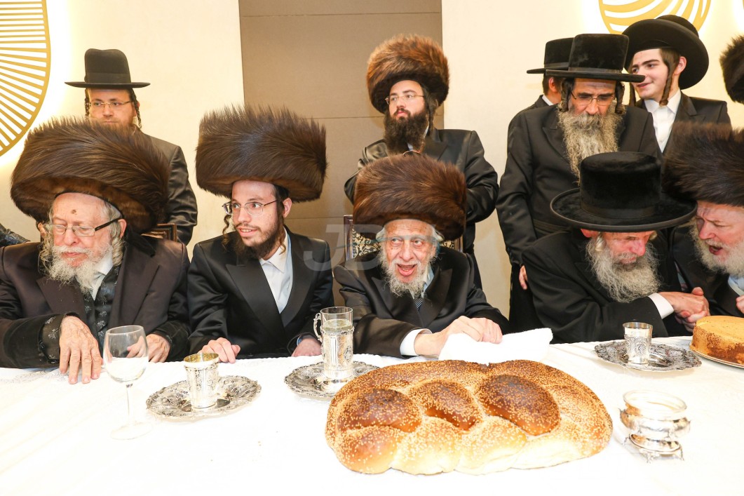 שמחת החתונה פון אן אייניקל פון האדמו"ר מקאפיטשניץ