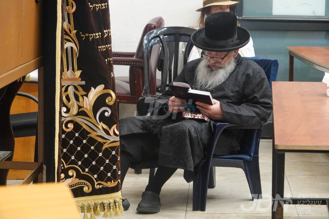 תשעה באב ביי האדמו"ר מלעלוב