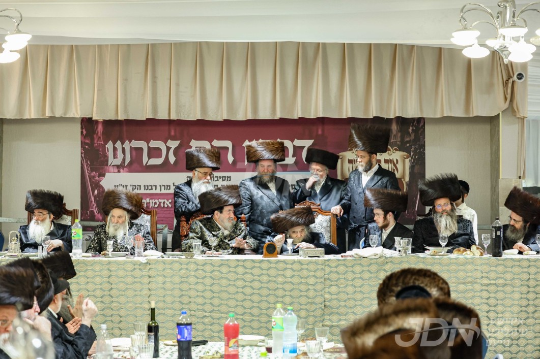 שמחת השבע ברכות פון אן אייניקל פון האדמו"ר מוויזניץ פאר תומכי מכון אור פני משה וויזניץ