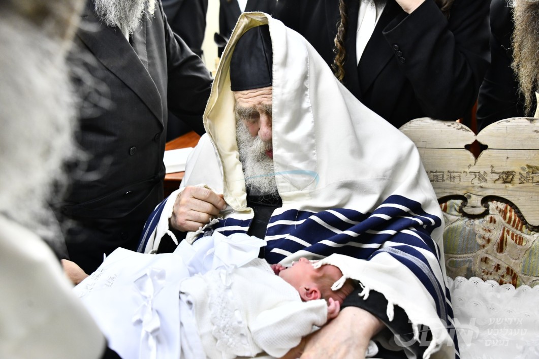 שמחת הברית פון אן אור אייניקל פון גאב"ד מאקאווא און אייניקל פון הגה"צ אבד"ק מאקאווא ב"ב