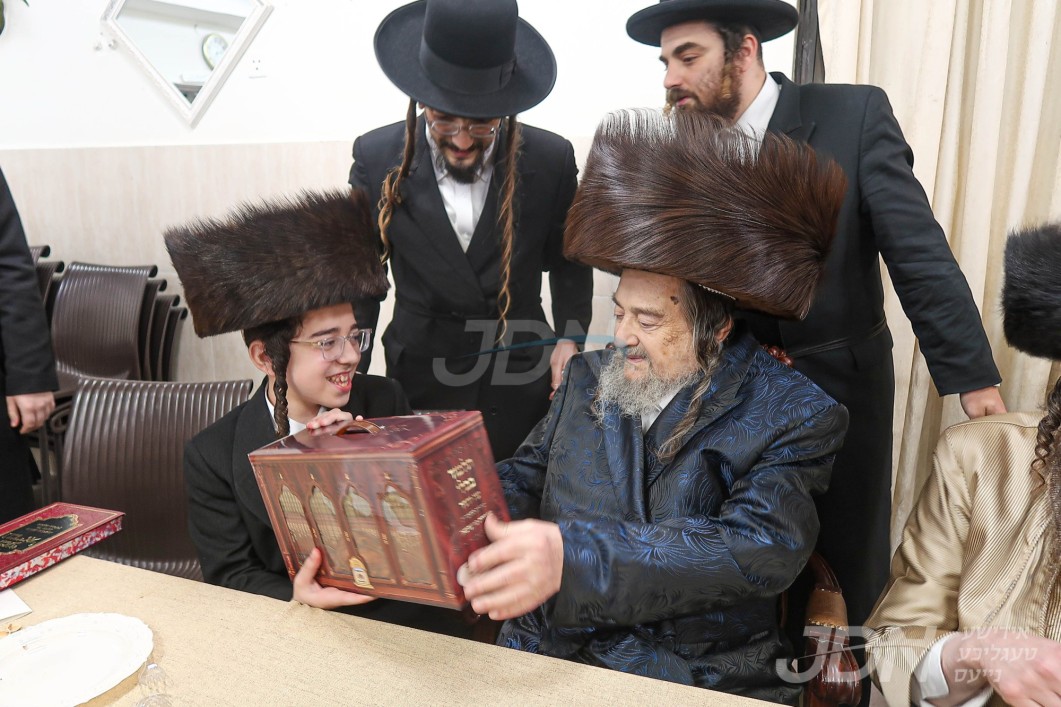 שמחת הבר מצוה פון אן אור אייניקל פון הגה"צ רבי יעקב מאיר שעכטער