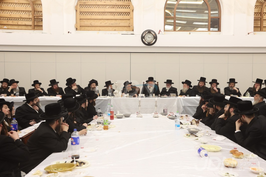 יארצייט פון הרה"ק בעל היכל הברכה מקאמארנא זי"ע ביי האדמו"ר מקאמארנא