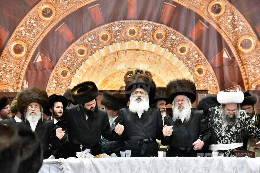 פורים אין חצר הקודש דושינסקיא