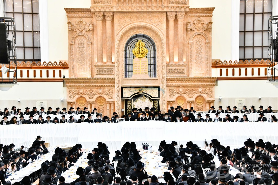 ווידעא: יארצייט פון הרה"ק בעל ישועות משה מוויזניץ זי"ע ביי בנו האדמו"ר מוויזניץ