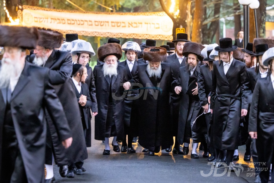האדמו"ר מבאבוב שב"ק אין מחנה מתיבתא עץ חיים ד'באבוב