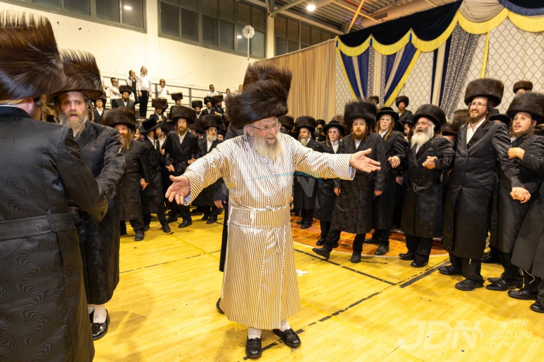 שמחת החתונה פון אן אייניקל פון האדמו"ר מפינסק קארלין