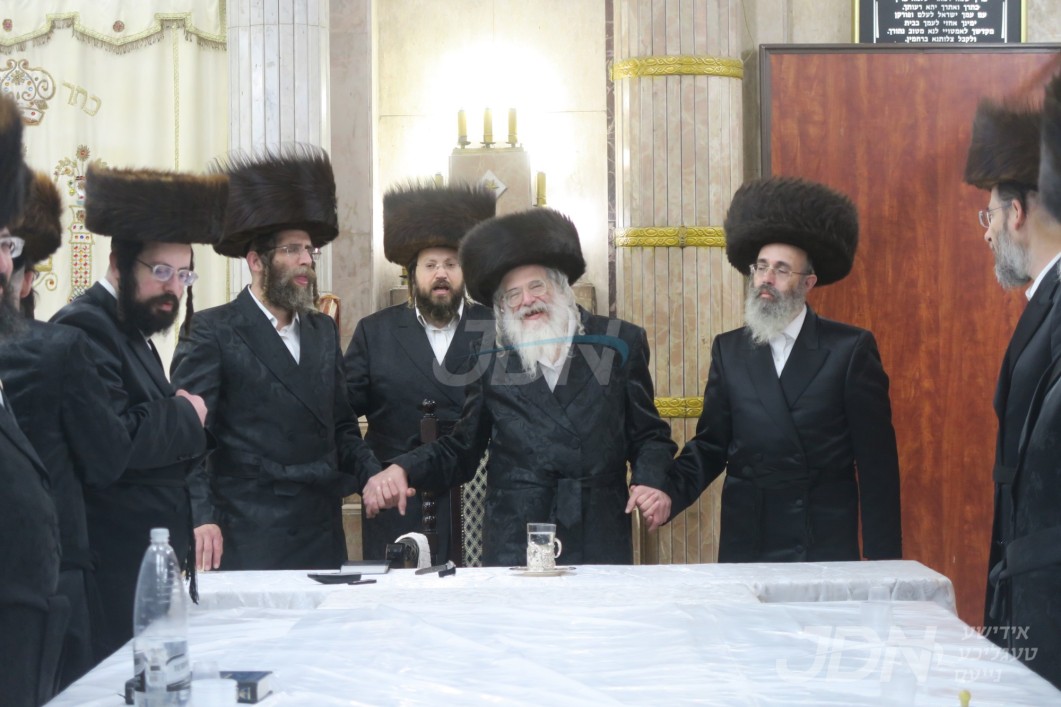 פסח אין חצר הקודש חוג חתם סופר