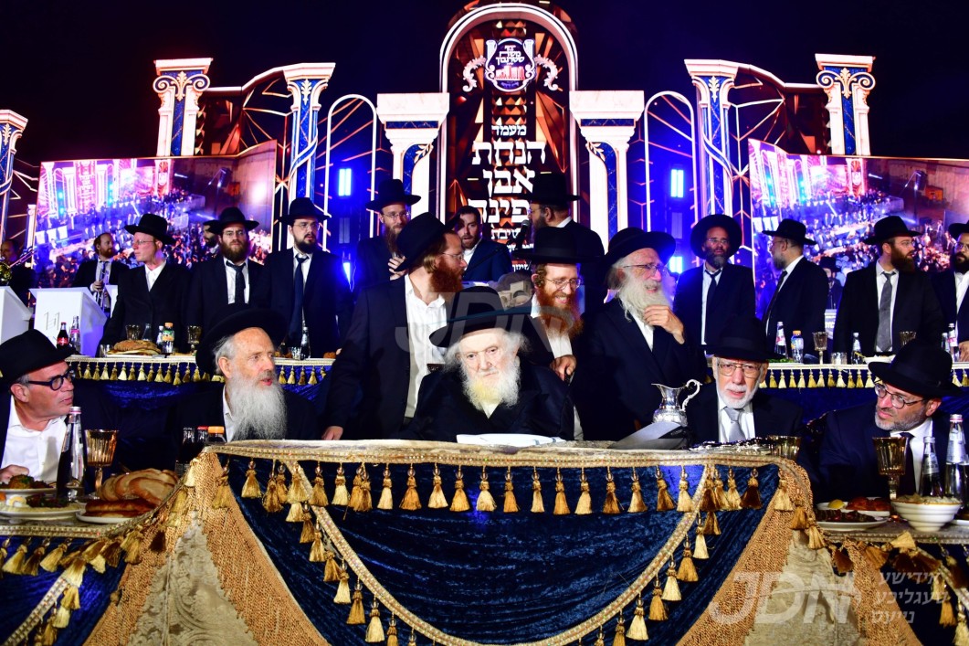 מעמד הנחת אבן הפינה פארן נייע בנין הישיבה פון פוסק הדור מרא דארעא קדישא