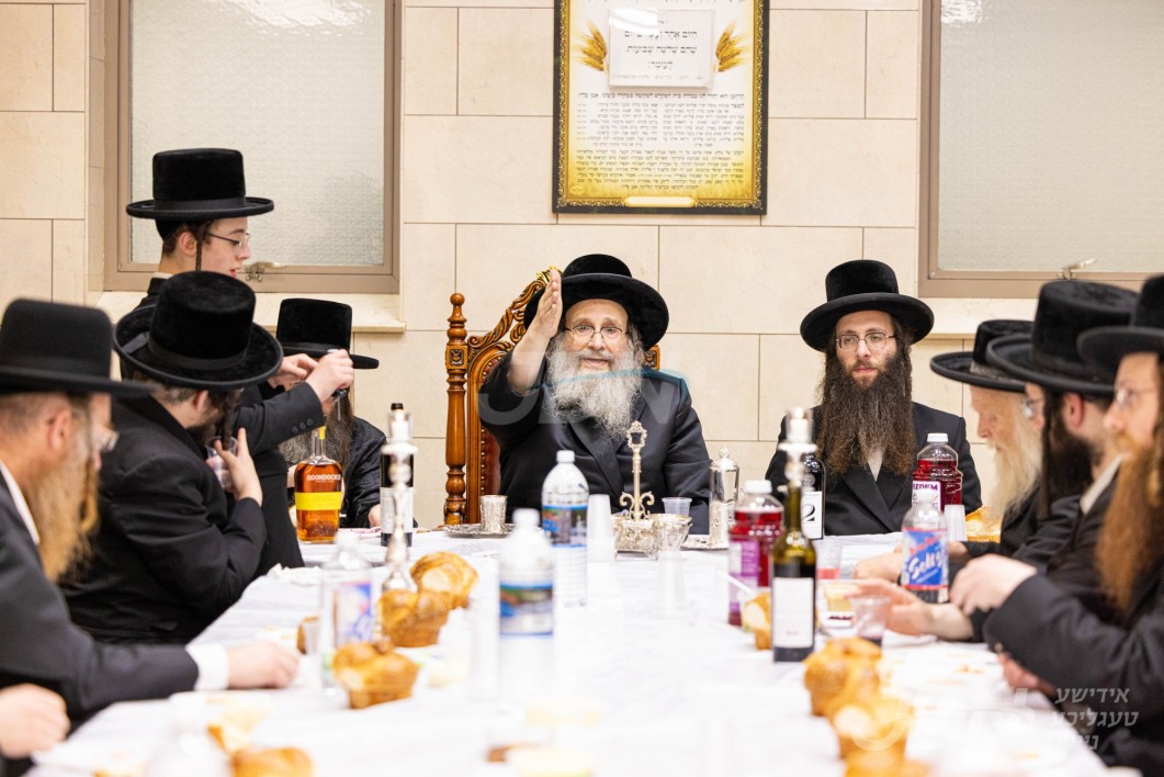 יארצייט פון הרה"ק בעל אמרי יוסף מספינקא זי"ע ביי האדמו"ר מספינקא