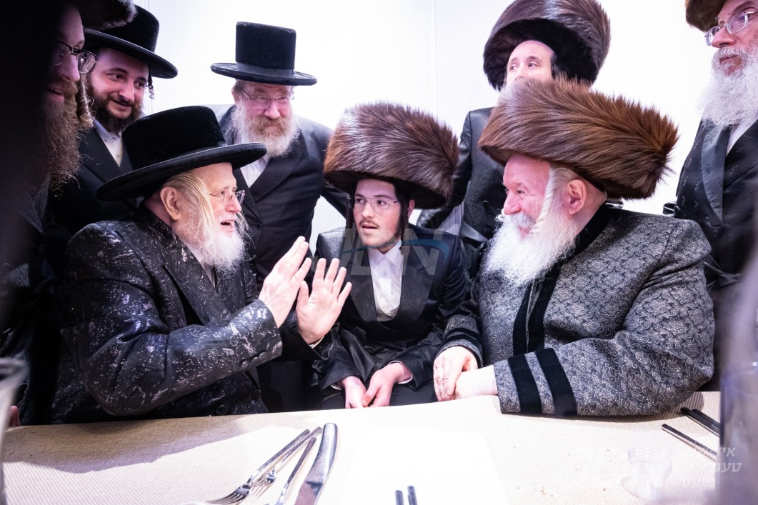 שמחת השבע ברכות פון אן אייניקל פון האדמו"ר מבאבוב, דורכ'ן זיידע הרב אליעזר דוד אסטרייכער