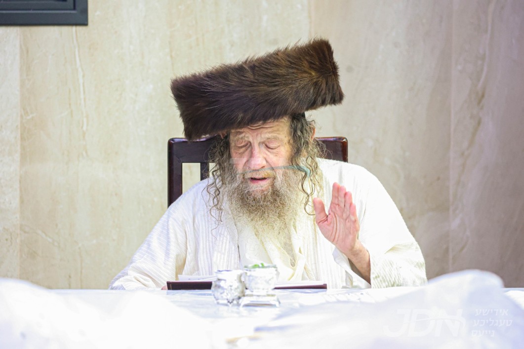 פסח אין חצר הקודש לעלוב ניקלשבורג