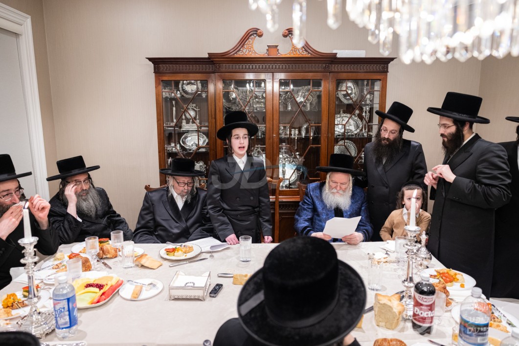 שמחת הבר מצוה פון אן אייניקל פון האדמו"ר מבאבוב