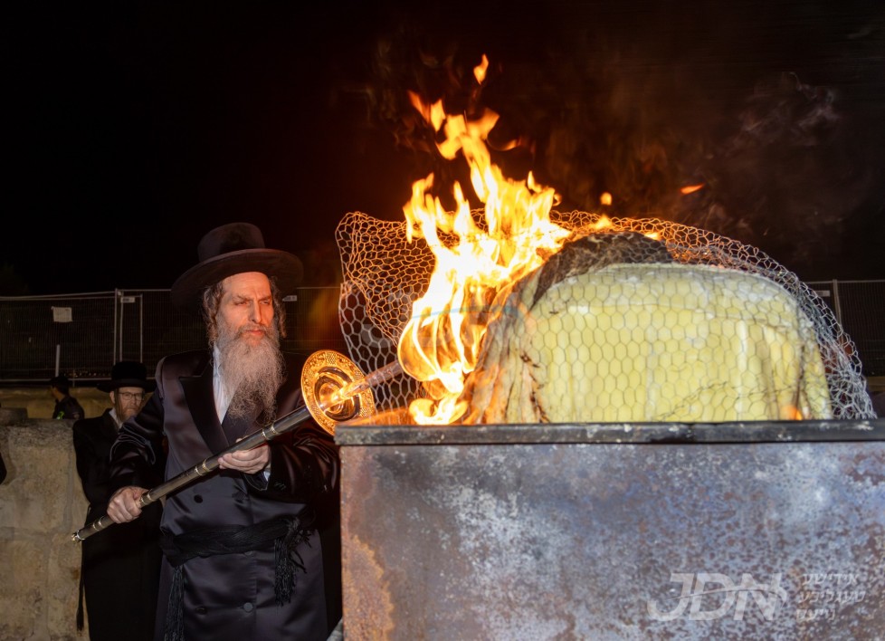 האדמו"ר מאונגוואר ביים הדלקה ביים ציון שמואל הנביא