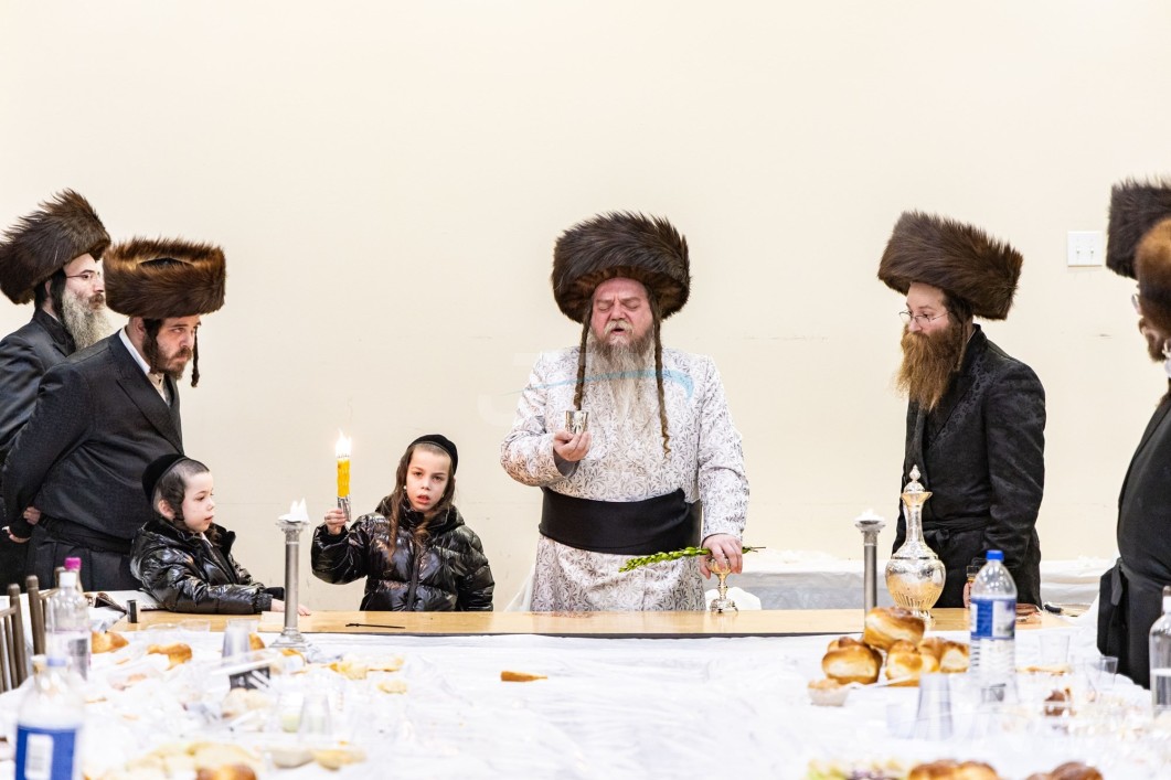 תושבי דיעל ניו דזשערזי גרייטן זיך מיטצוהאלטן א געהויבענע שבת בצל הקודש פון כ"ק אדמו"ר משענדישוב שליט"א