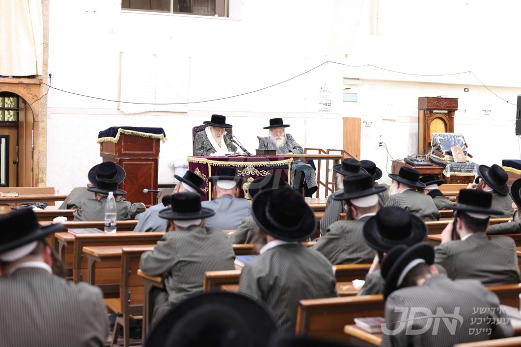 עצרת הספד אין ביהמ"ד הגדול תולדות אהרן אין ירושלים צום פטירה פון הגאון רבי יעקב מענדל יאראוויטש זצ"ל חבר בד"ץ העדה החרדית