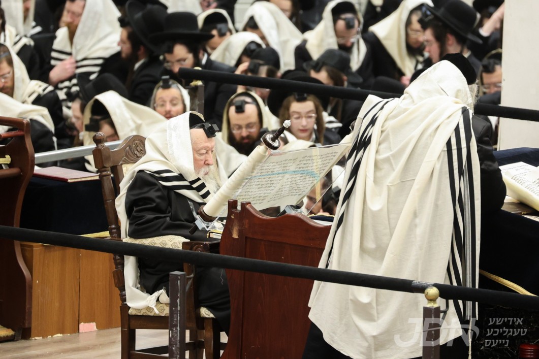 האדמו"ר מגור ביי קריאת המגילה