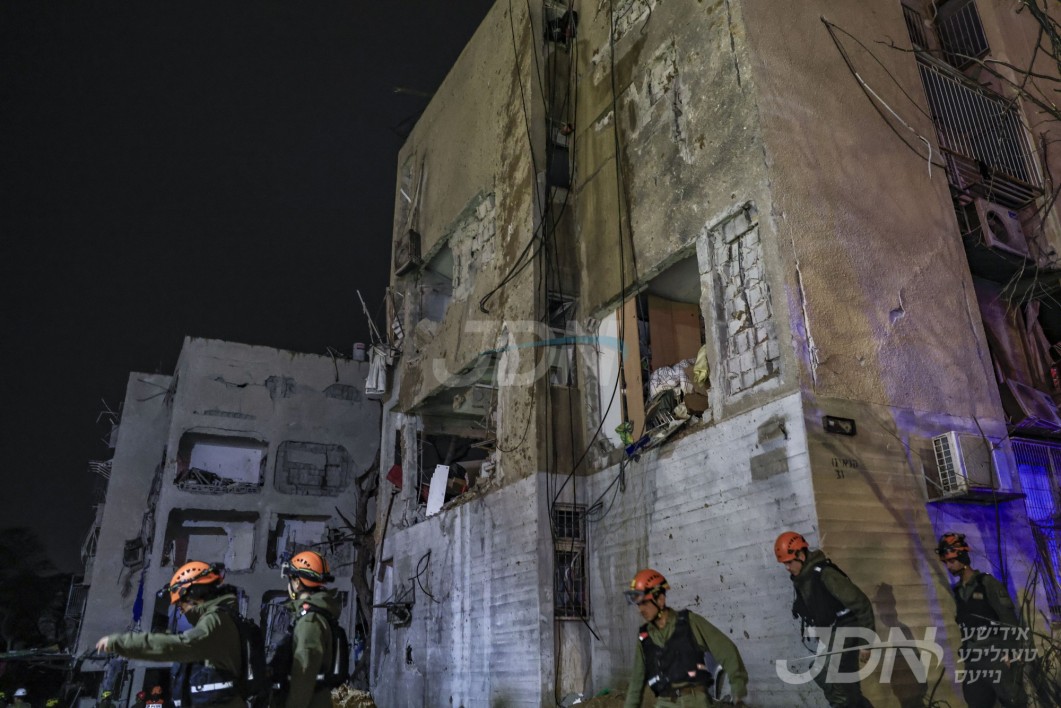 שרעקליכע אינצידענט אינעם ישוב דחסידי גור אין שטאט ערד, ווען א מיסיל פון איראן האט געלאנדעט צווישן היימישע באוואוינטע בנינים