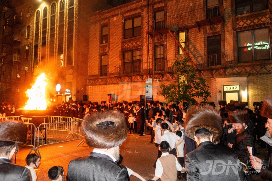 חברה הצלה ד'בארא פארק ארויס מיט א רוף צו קהילות הקודש צו פארמיידן גאס פארשליסונגען בליל ל"ג בעומר