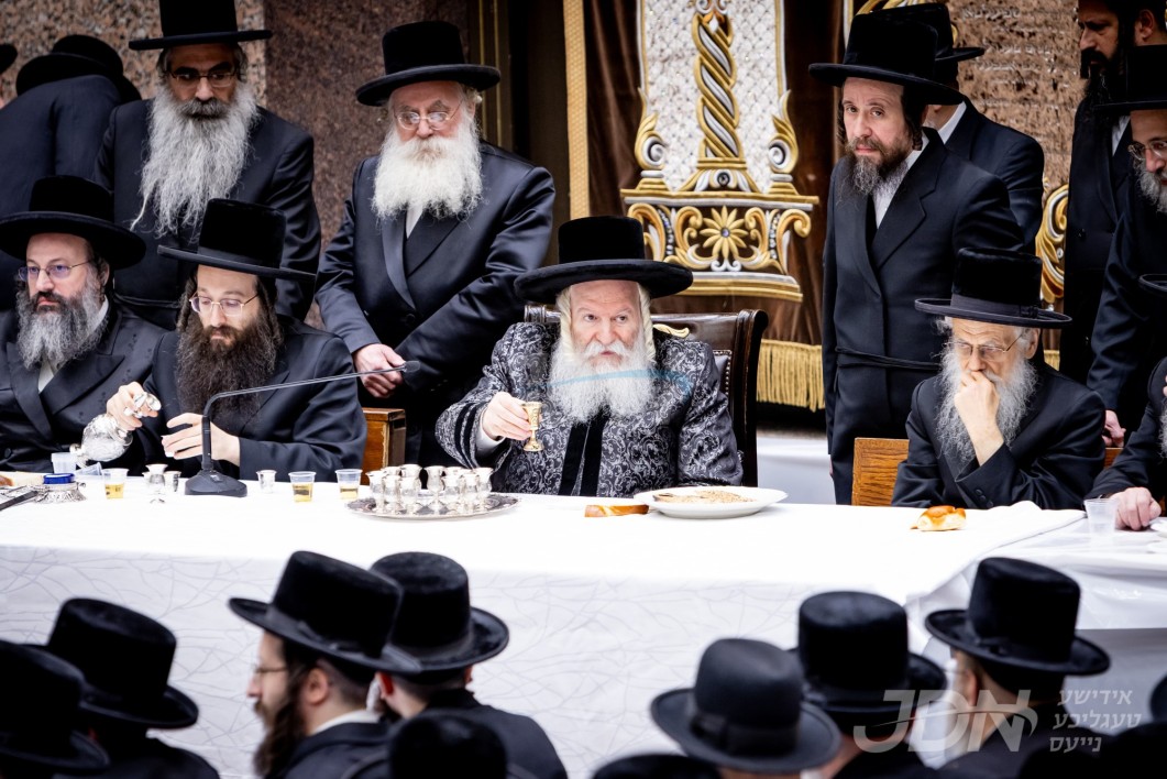 יארצייט פון הרה"ק מצאנז זי"ע ביי האדמו"ר מבאבוב