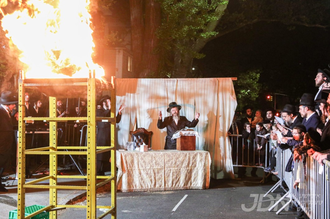 ל"ג בעומר אין חצר הקודש ווערדאן פון ב"פ