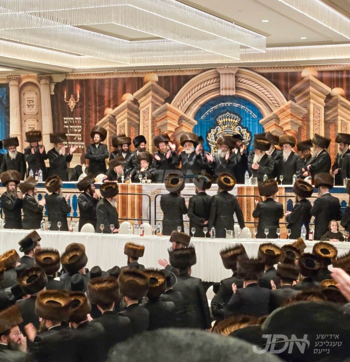 שמחת החתונה פון החתן בן האדמו"ר מוויזניץ פון בארא פארק מיט הכלה אייניקל פון האדמו"רים מוויזניץ פון ירושלים און ביאלא פשיסחא