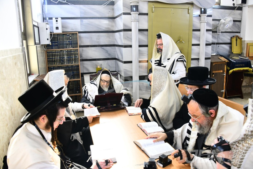 האדמו"ר מטעמעשוואר ביי התרת נדרים ערב ראש השנה
