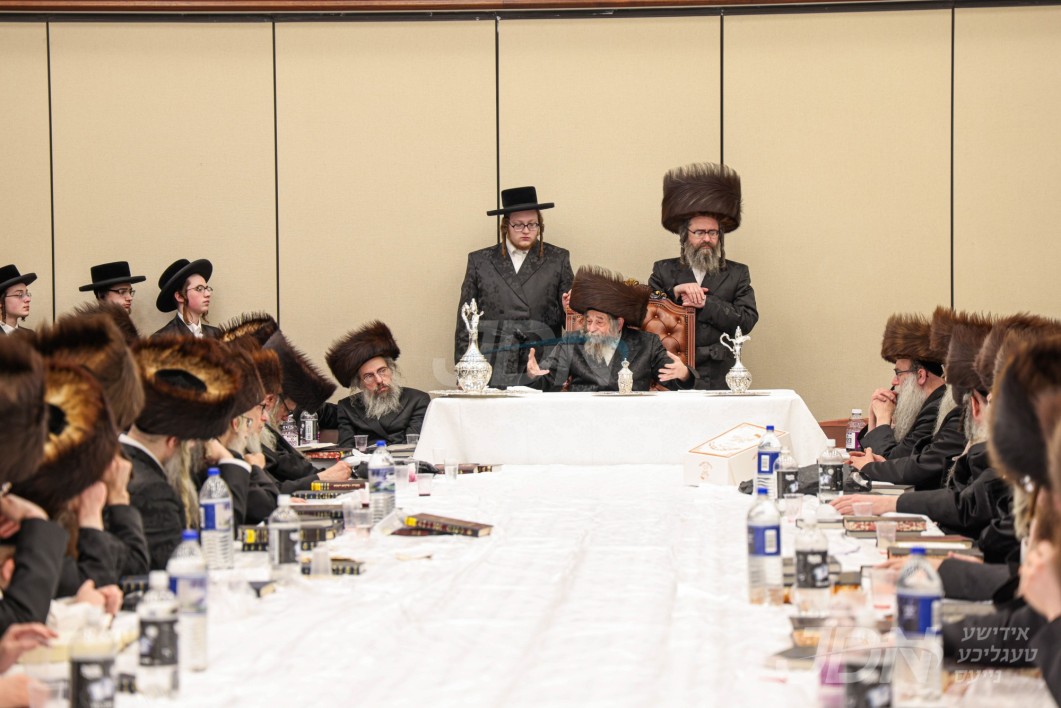 פסח אין חצר הקודש יאוואזשנא