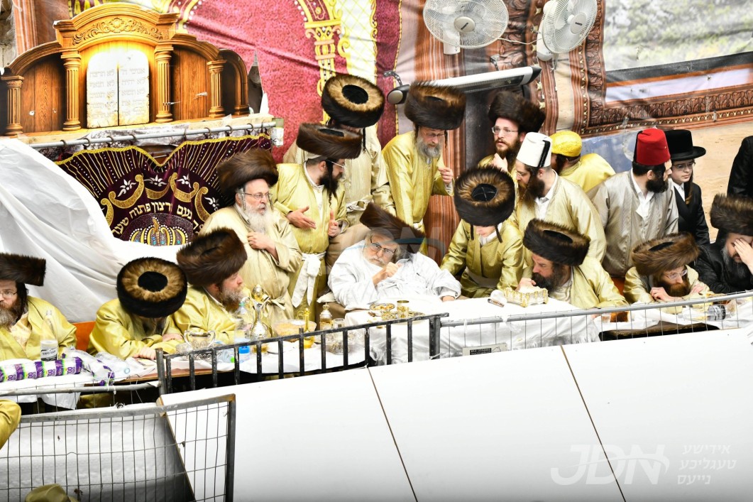 פורים אין חצר הקודש תולדות אברהם יצחק