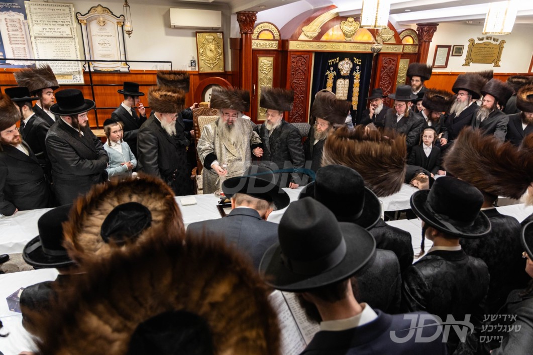 פסח אין חצר הקודש סקאליע