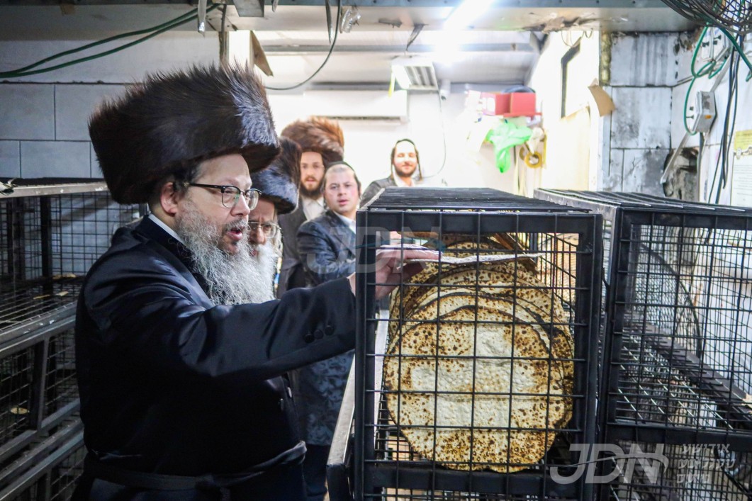 פסח אין חצר הקודש באסטאן ביתר