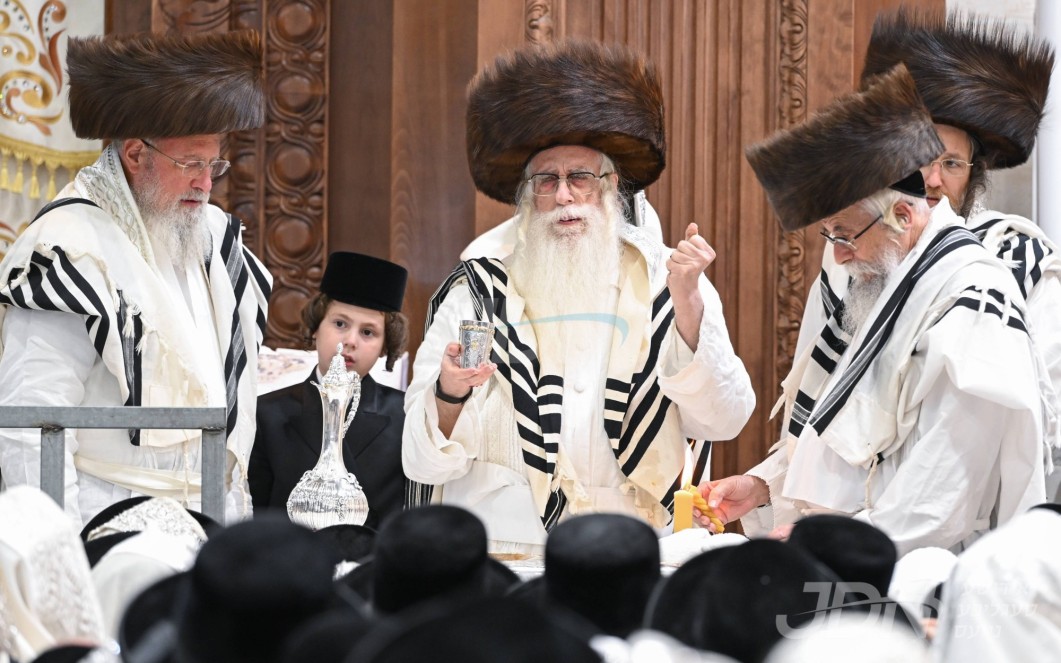 ערב און מוצאי יום כיפור אין חצר הקודש צאנז