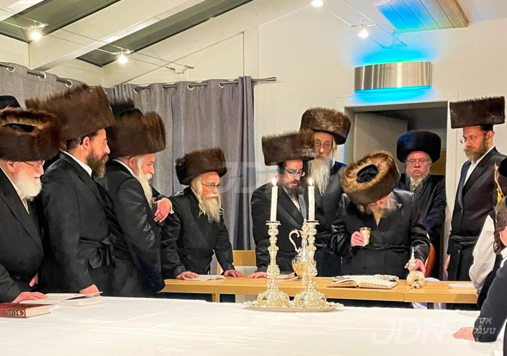 האדמו"ר מטשערנאביל וועט אפרעכטן א ערשטמאליגע שבת ביים כותל המערבי, אינאיינעם מיט נגידים ותומכים