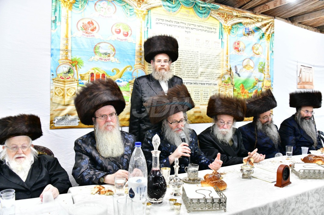 סוכות אין חצר הקודש ספינקא בני ברק