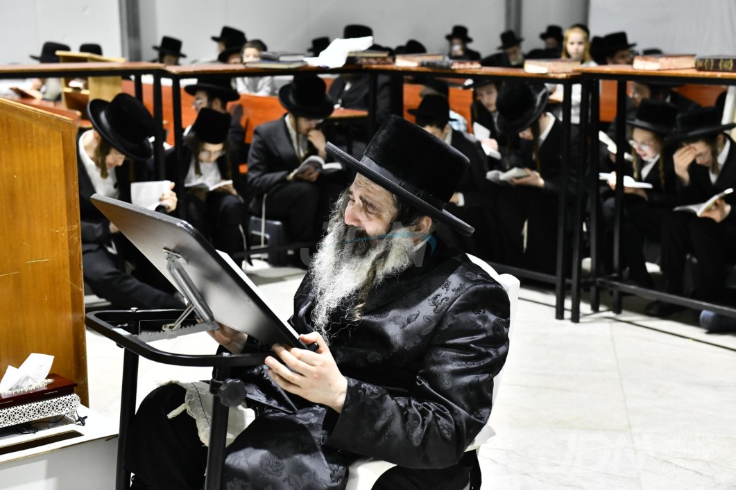 תשעה באב ביי האדמו"ר מזוטשקא