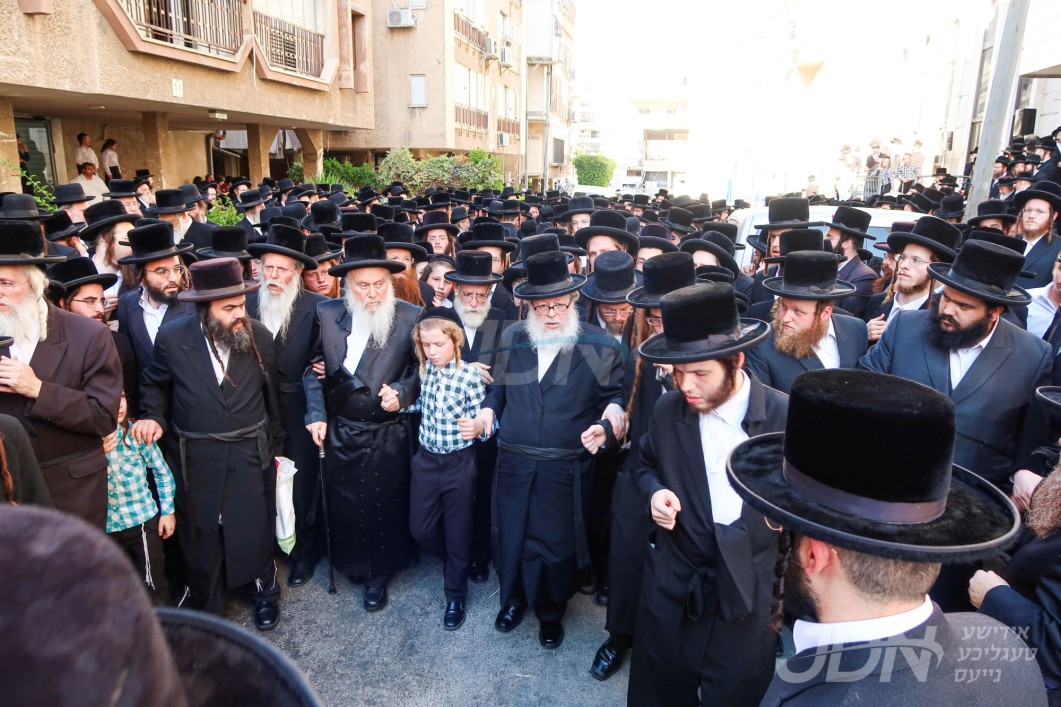 מסע הלוי' פון הרה"צ רבי חיים דוב היילפרין זצ"ל בן האדמו"ר מוואסלוי וחתן האדמו"ר מבוהוש