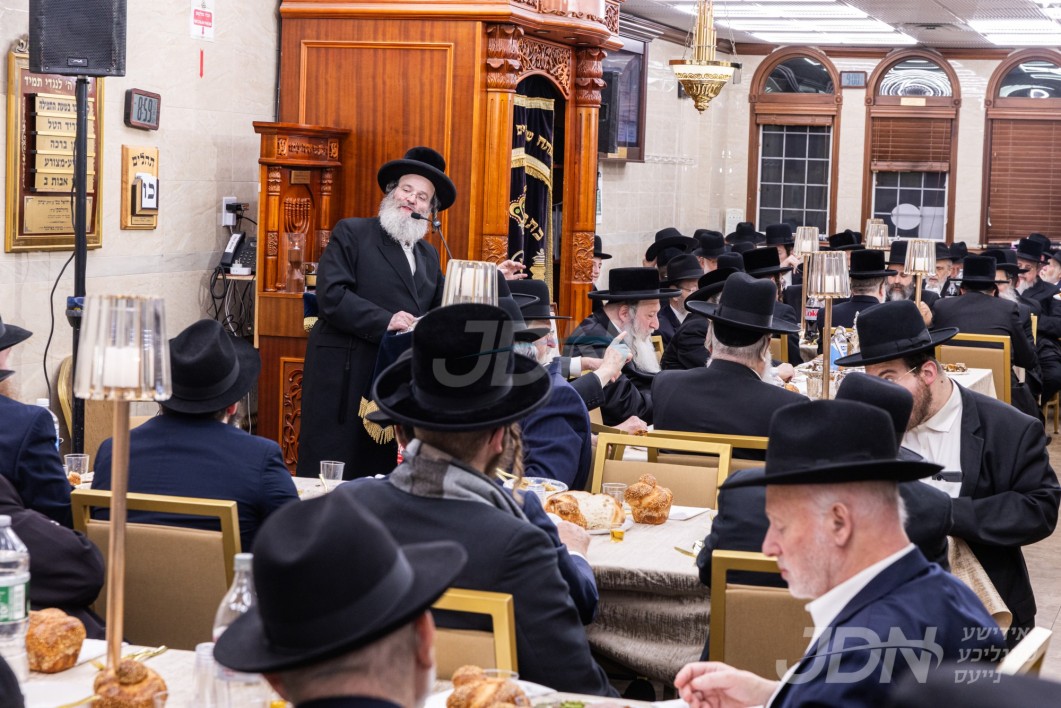 דינער לטובת קהל תפארת יחזקאל ד'בעלעד אינאיינעם מיט'ן סעודת הילולא פון כ"ק אדמו"ר מבעלעד זצ"ל