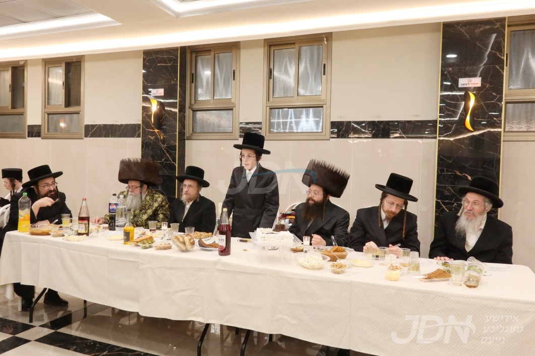 שמחת הבר מצוה פון אן אייניקל פון האדמו"ר מלייפניק