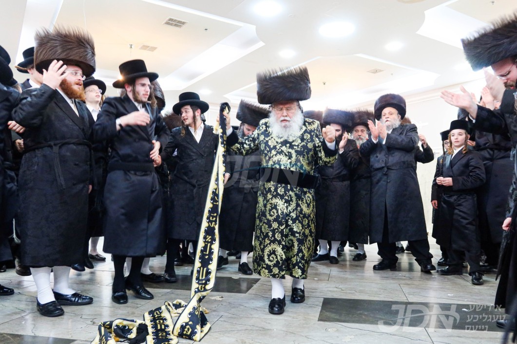 שמחת החתונה פון אן אייניקל פון האדמו"ר ממישקאלץ