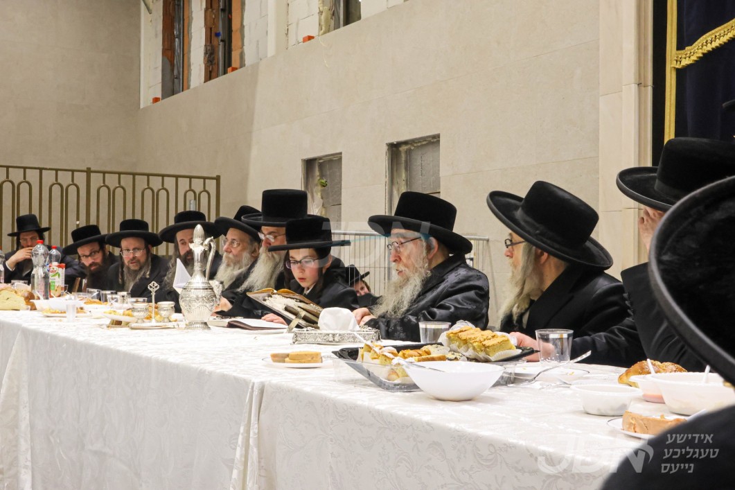 שמחת הבר מצוה פון אן אייניקל פון האדמו"ר מפשעווארסק