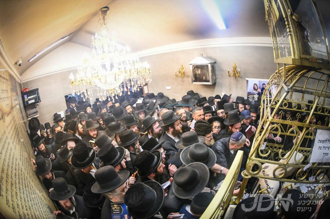 יארצייט פון הייליגן רבי ר' אלימלך מליזענסק זי"ע אין ליזענסק, פוילין