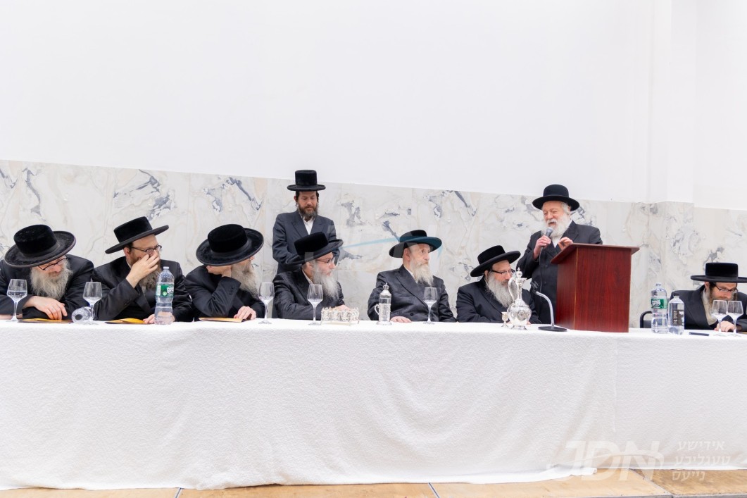 יהדות ניו יארק מיטגעלעבט געהויבענע טעג במחיצתו פון האדמו"ר מאהל נחמן ספינקא שליט"א