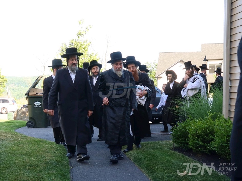 האדמו"ר מראחמיסטריווקא באזוכט אין ניו יארק