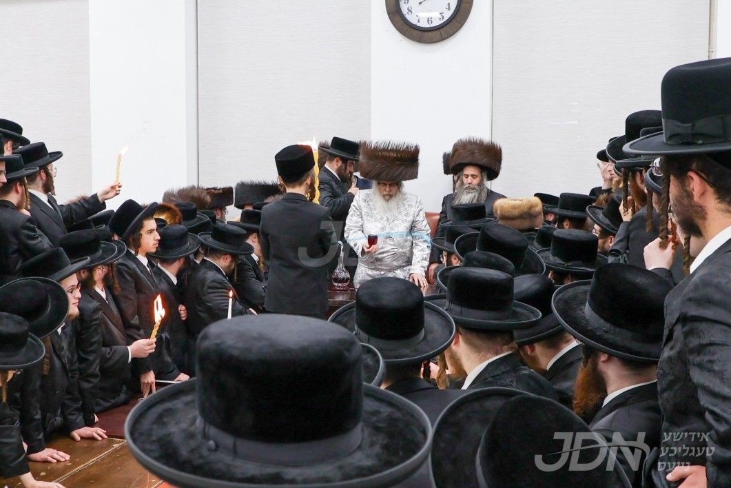 שבת התאחדות בצל כנפיך פאר תלמידי מתיבתא סאטמאר אין מחנה דברי יואל