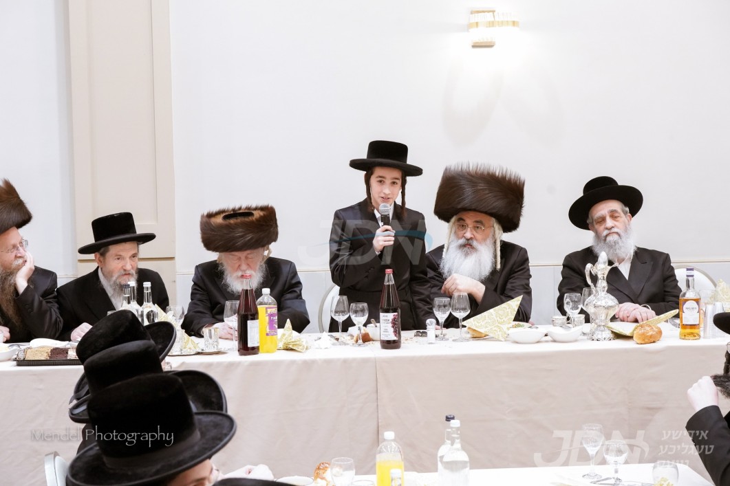 שמחת הבר מצוה פון אן אייניקל פון האדמו"ר מדושינסקיא אין לאנדאן