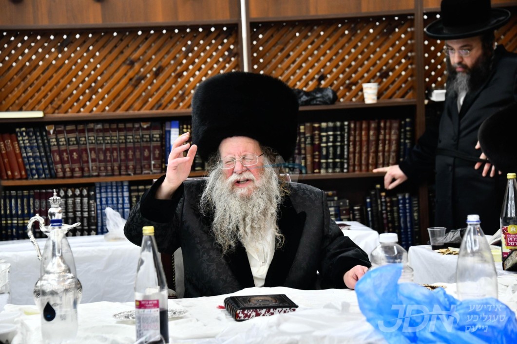 פסח אין חצר הקודש קאזמיר