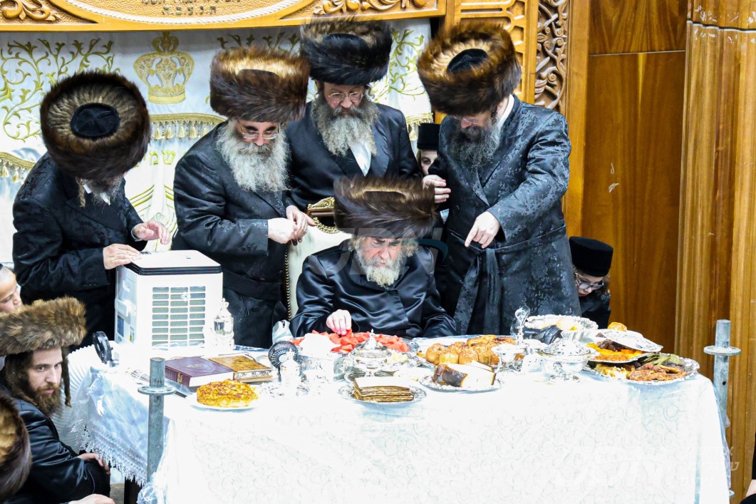 ערב און מוצאי ראש השנה אין חצר הקודש ראחמיסטריווקא