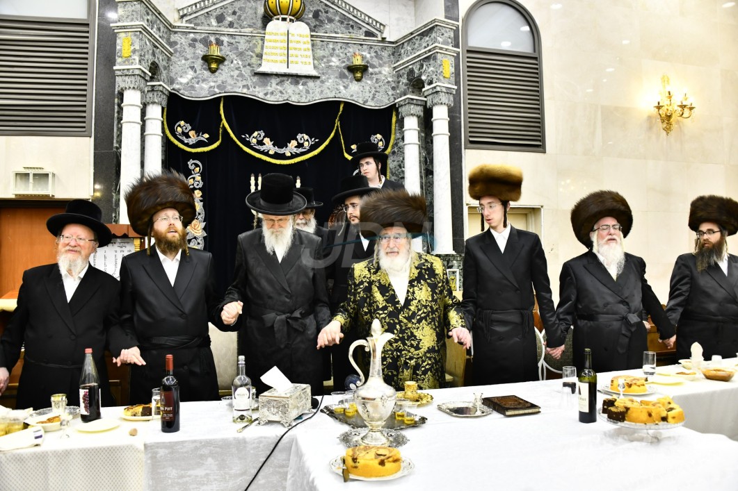 שמחת התנאים פון אן אייניקל פון האדמו"ר מספינקא